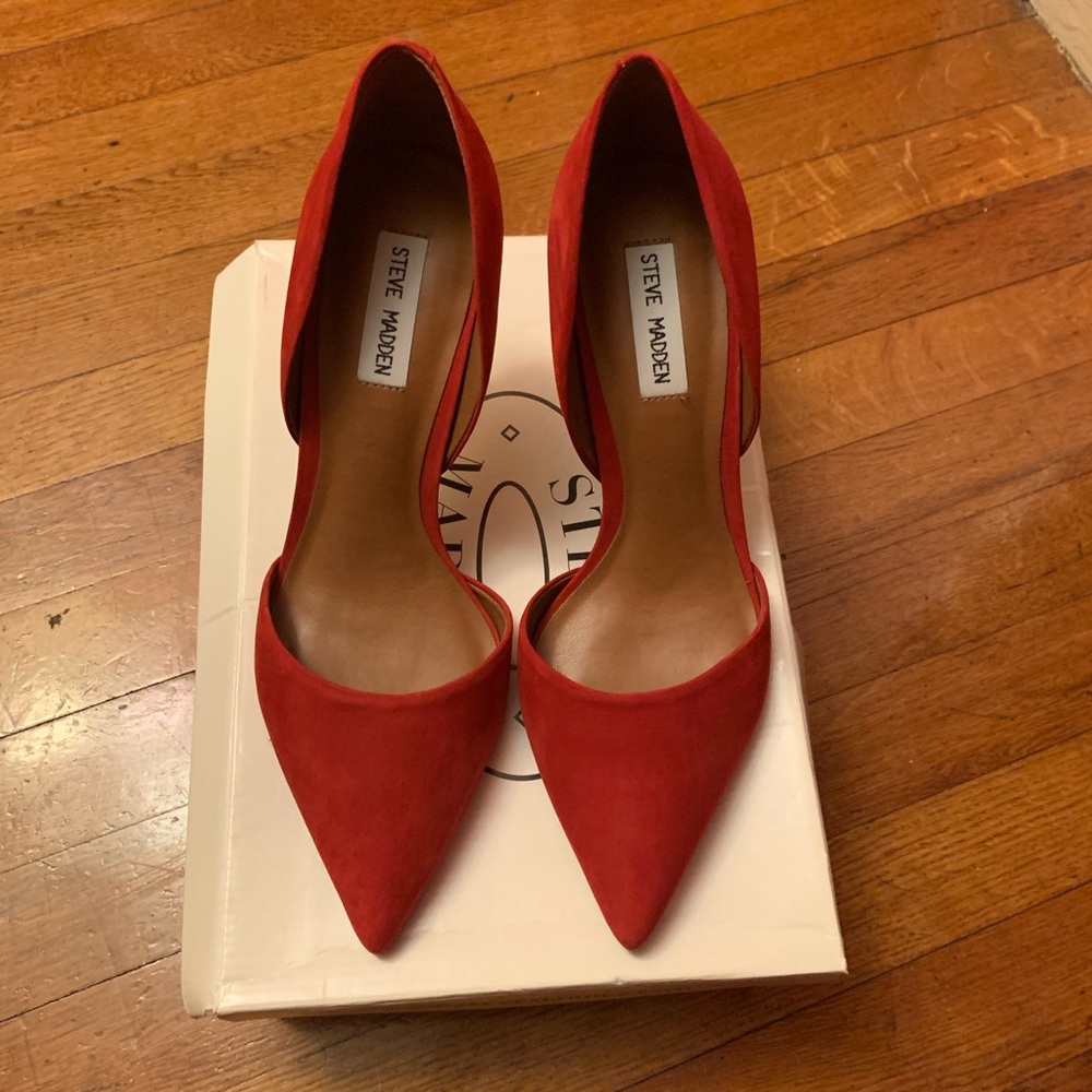 Steve Madden Actorr pumps.